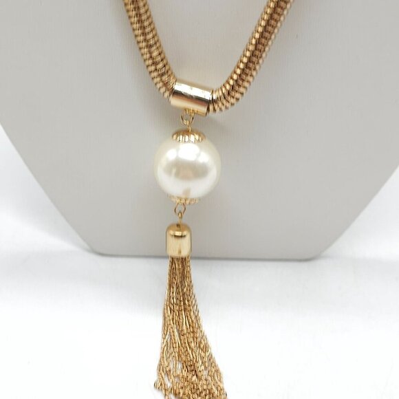Gold Tone Snake Chain Necklace With Faux Pearl & Tassel Pendant Adjustable - Picture 2 of 6